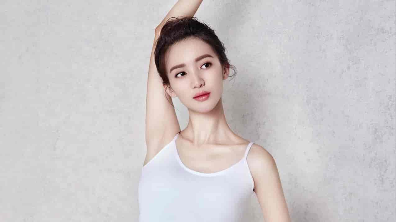 金晨写真壁纸：灵动魅力视觉盛宴